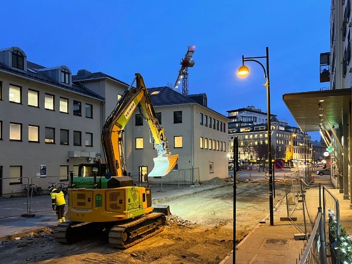 Bilde av elektrisk gravemaskin