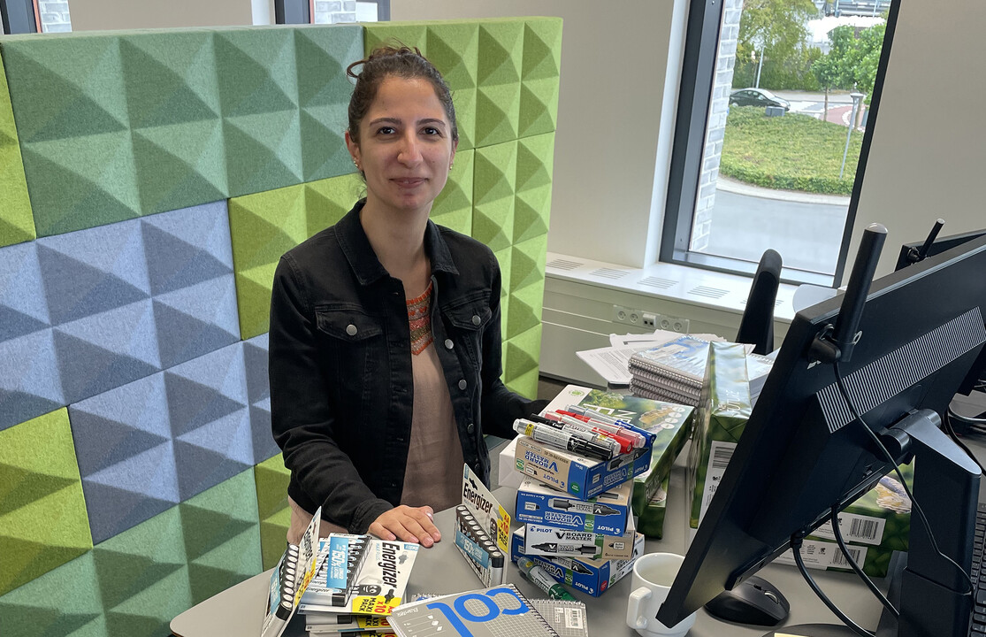 Innkjopsraadgiver Cancu Yurdaer sammen med gronnere artikler i sortimentet