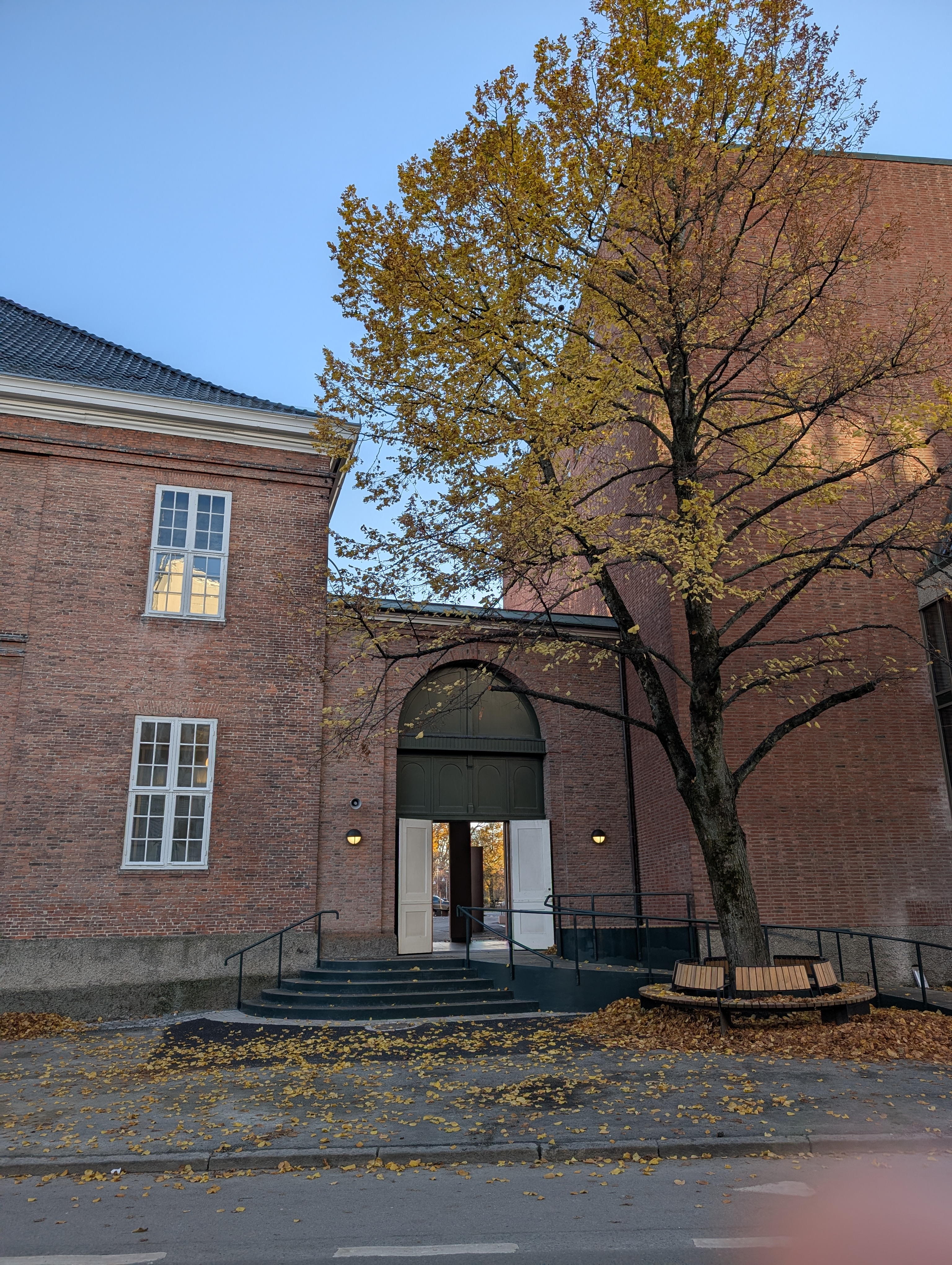 Trondheim katedralskole tre ferdig flyttet